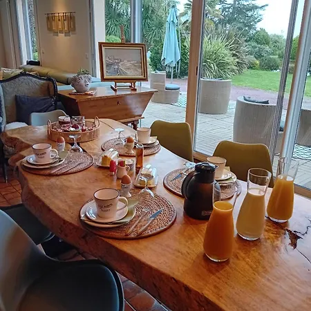 Domaine Du D-day Alojamento de Acomodação e Pequeno-almoço Saint-Come-du-Mont